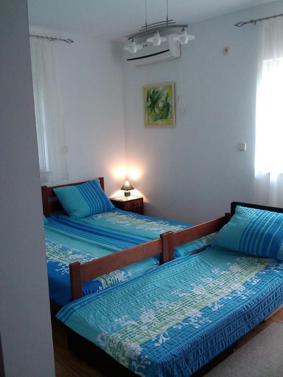 Apartments Antonija - Fitness Vinišće Extérieur photo