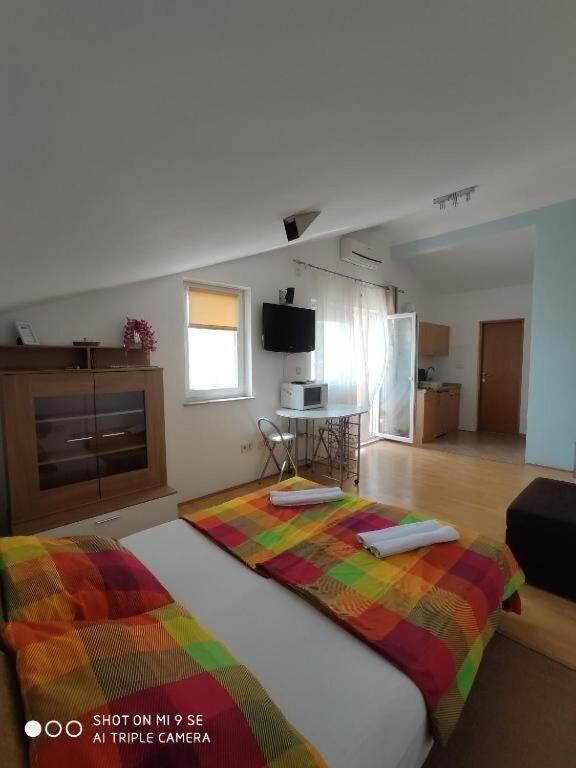Apartments Antonija - Fitness Vinišće Extérieur photo