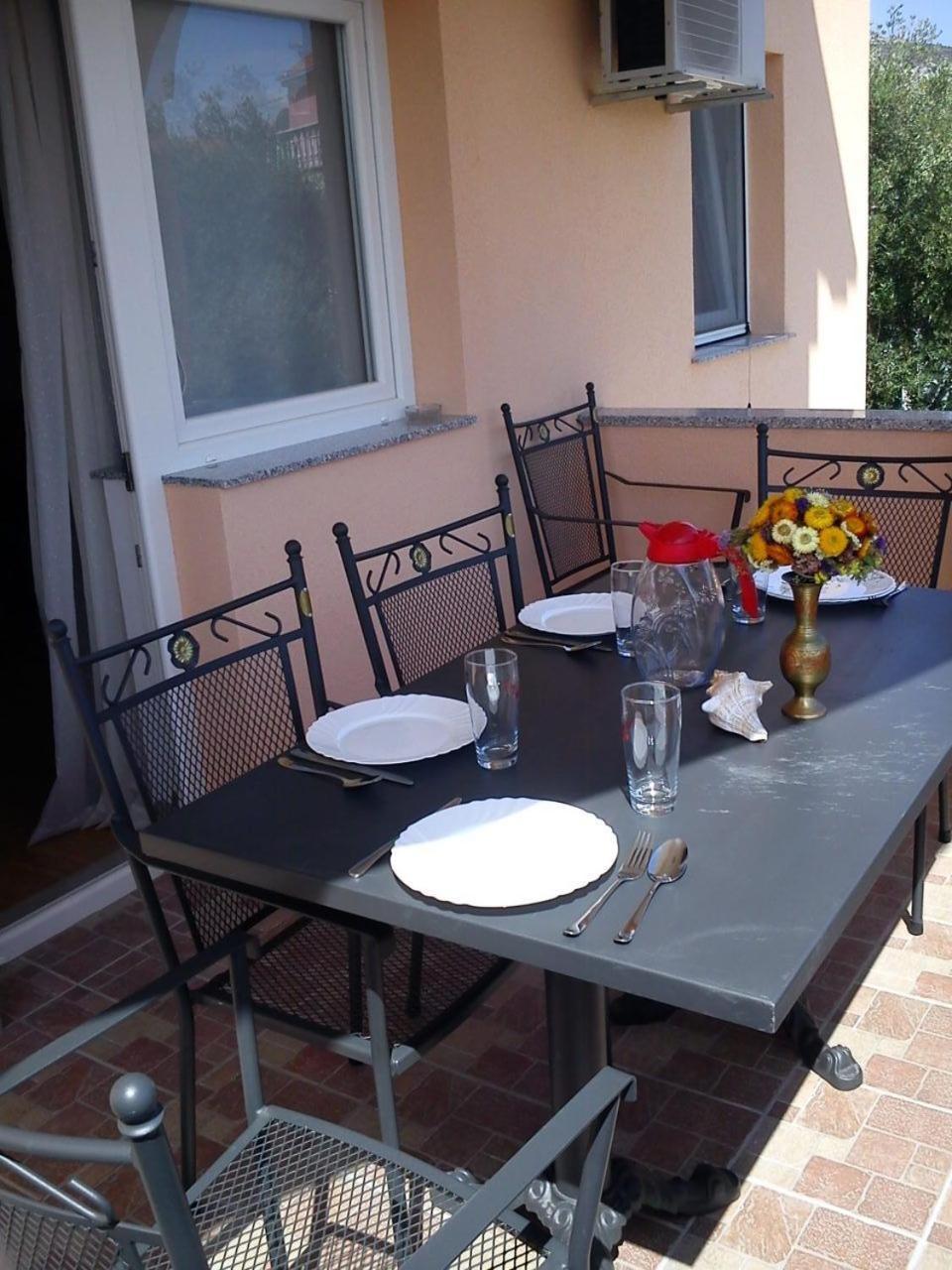Apartments Antonija - Fitness Vinišće Extérieur photo