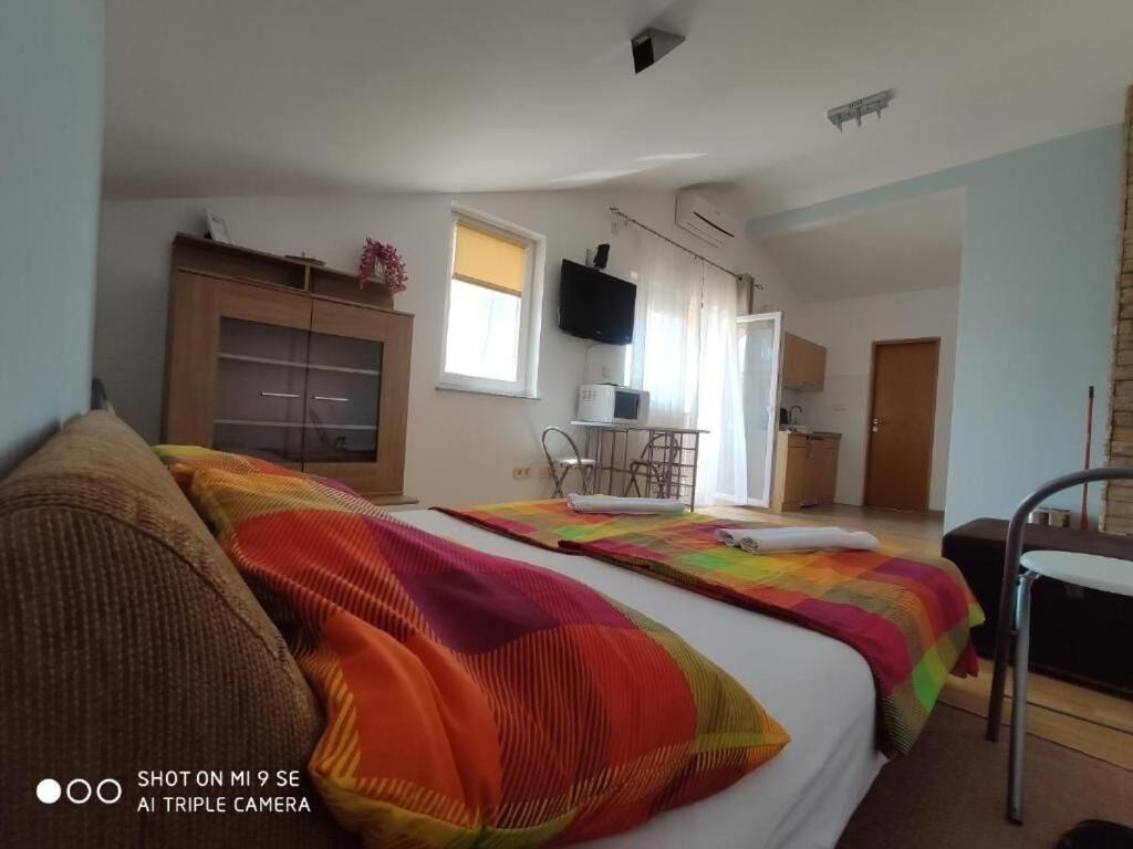 Apartments Antonija - Fitness Vinišće Extérieur photo